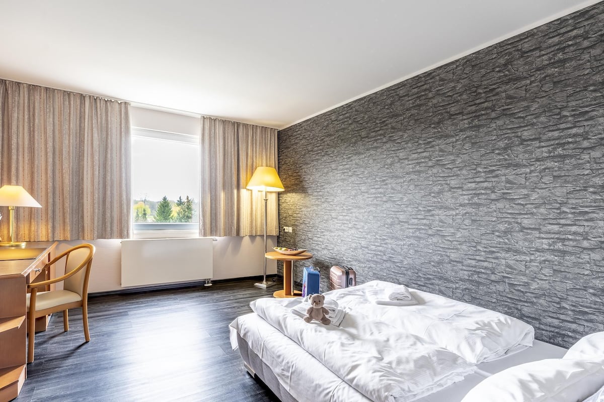 junior suite, 1 king bed, kitchenette (with sofabed) | minibar, in-room safe, individually decorated, individually furnished