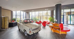 Lobby sitting area - PLAZA INN Zwickau (Zwickau)