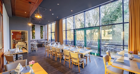 Frühstück und Abendessen, mediterrane Küche. PLAZA INN Zwickau