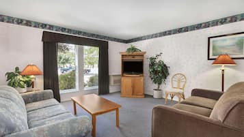 套房, 多張床, 非吸煙房 (Two-Bedroom) | 高級寢具、書桌、遮光窗簾/窗簾、熨斗/熨衫板