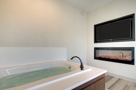 Suite, 1 Bedroom, Jetted Tub | In-room safe, desk, iron/ironing board, free cribs/infant beds. Holiday Inn Express & Suites Aurora - Naperville by IHG