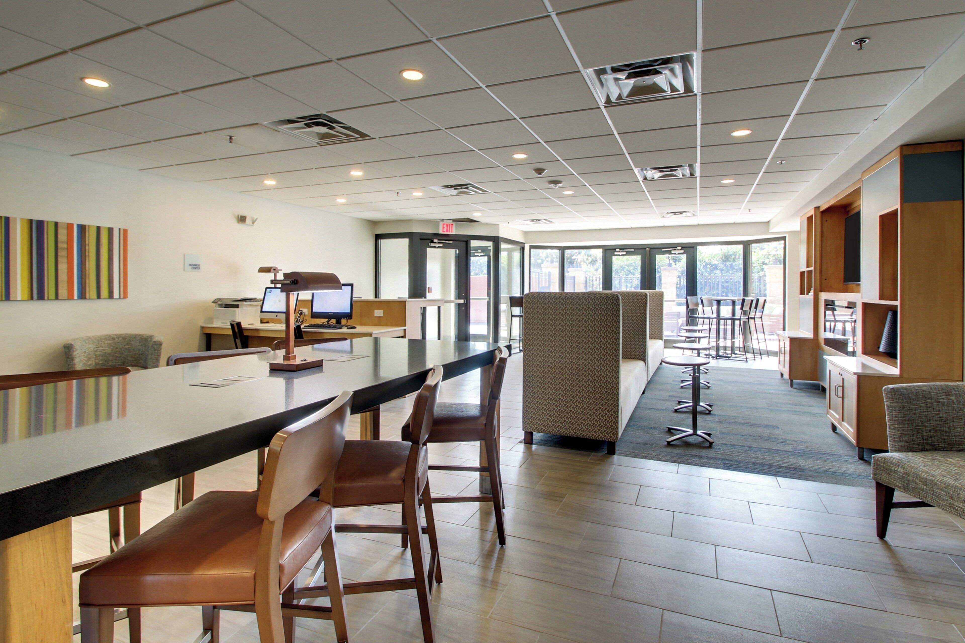 Photo - Holiday Inn Express & Suites Aurora - Naperville by IHG