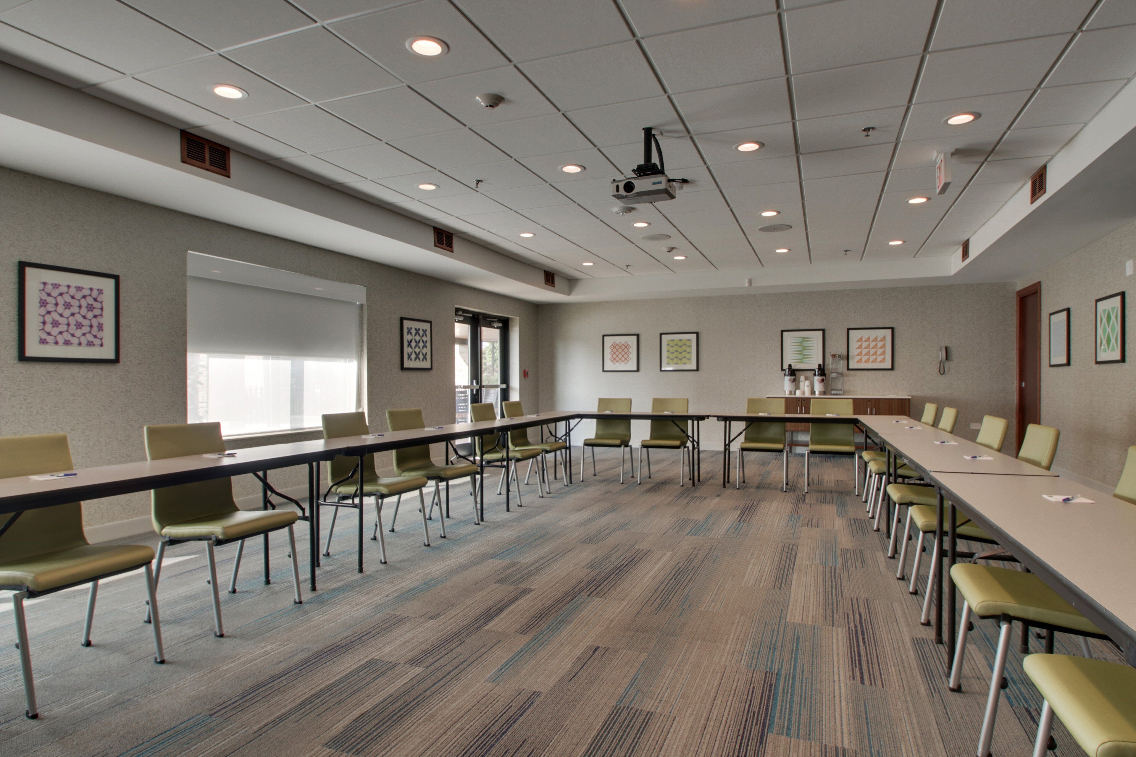 Photo - Holiday Inn Express & Suites Aurora - Naperville by IHG