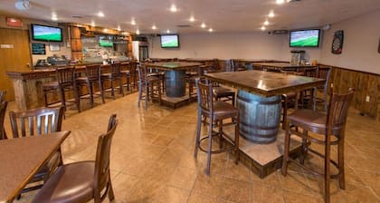 Boarders Inn & Suites by Cobblestone Hotels - Munising