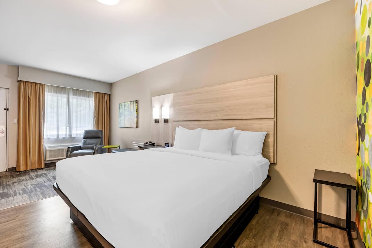 Desk, blackout drapes, iron/ironing board, free WiFi