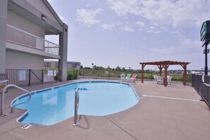 Seasonal outdoor pool - The Bradford Hotel, an Ascend Collection Hotel (Springfield)