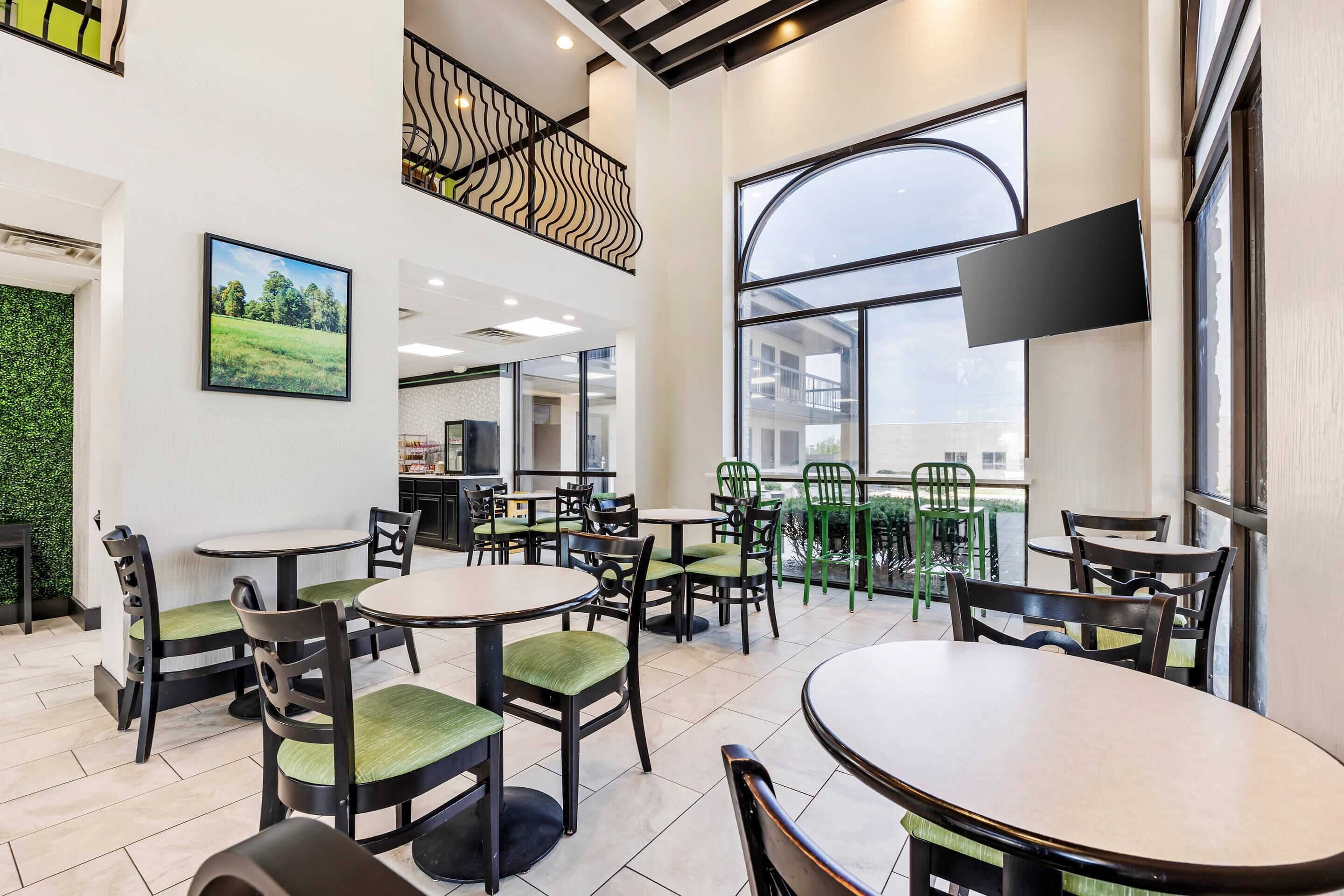 包含每日自助早餐