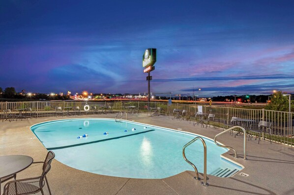 Seasonal outdoor pool