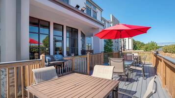 Indoor pool, open 8:00 AM to 10 PM, pool loungers