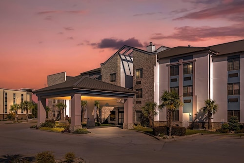 Comfort Suites Hattiesburg near University