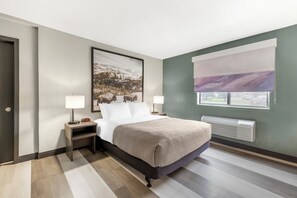 Room, 1 Queen Bed, Accessible, Non Smoking | Desk, blackout drapes, iron/ironing board, free cribs/infant beds