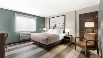 Room, 1 King Bed, Accessible, Non Smoking | Desk, blackout drapes, iron/ironing board, free cribs/infant beds