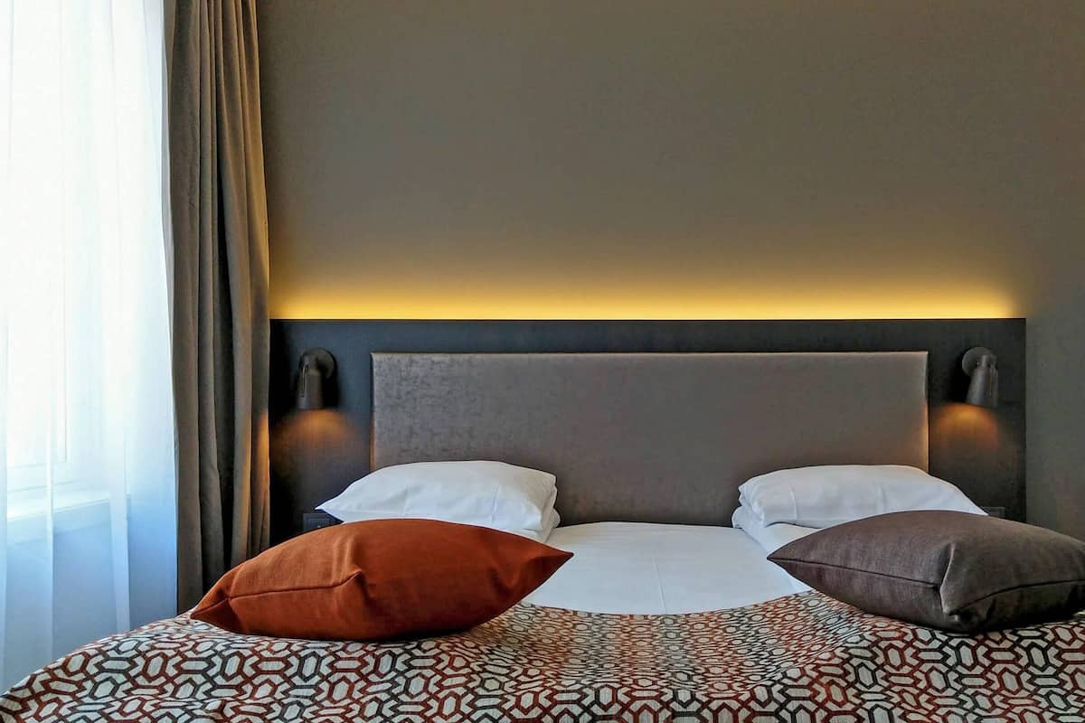 Quarto standard, 1 cama de casal, para não fumantes | Quartos à prova de som, berços (sobretaxa), roupa de cama