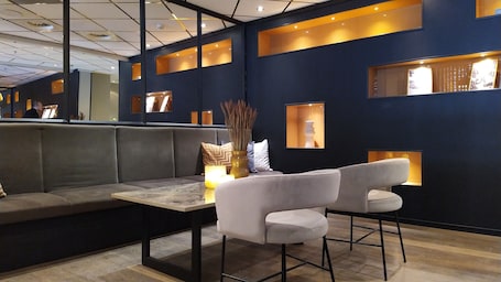 Lobby lounge. Quality Hotel Augustin