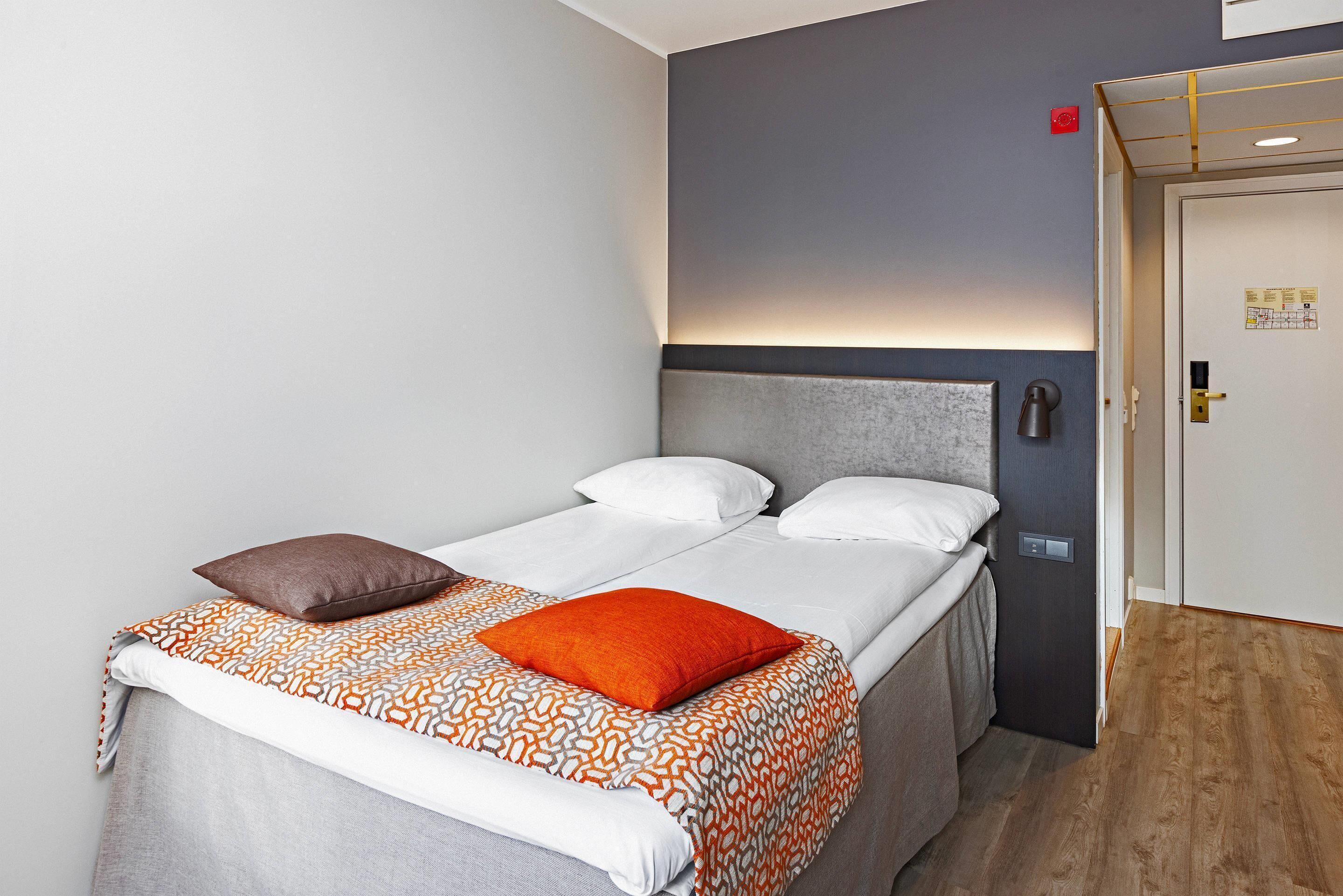 Double Room (Compact)