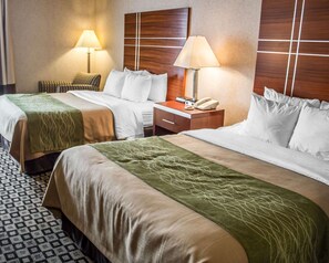 Premium bedding, desk, iron/ironing board, free WiFi