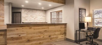 Country Inn & Suites by Radisson, Dakota Dunes, SD