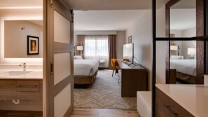 Habitación estándar, 1 cama King size, para no fumadores, refrigerador y microondas | Ropa de cama de alta calidad y caja de seguridad en la habitación 