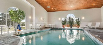 Country Inn & Suites by Radisson, Green Bay, WI