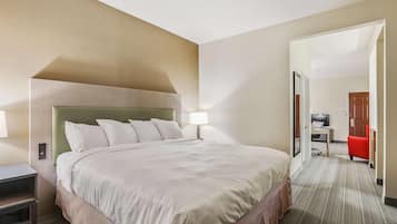 Quarto, 2 camas Queen, para não fumantes | Roupas de cama premium, cortinas blackout, ferros/tábuas de passar roupa