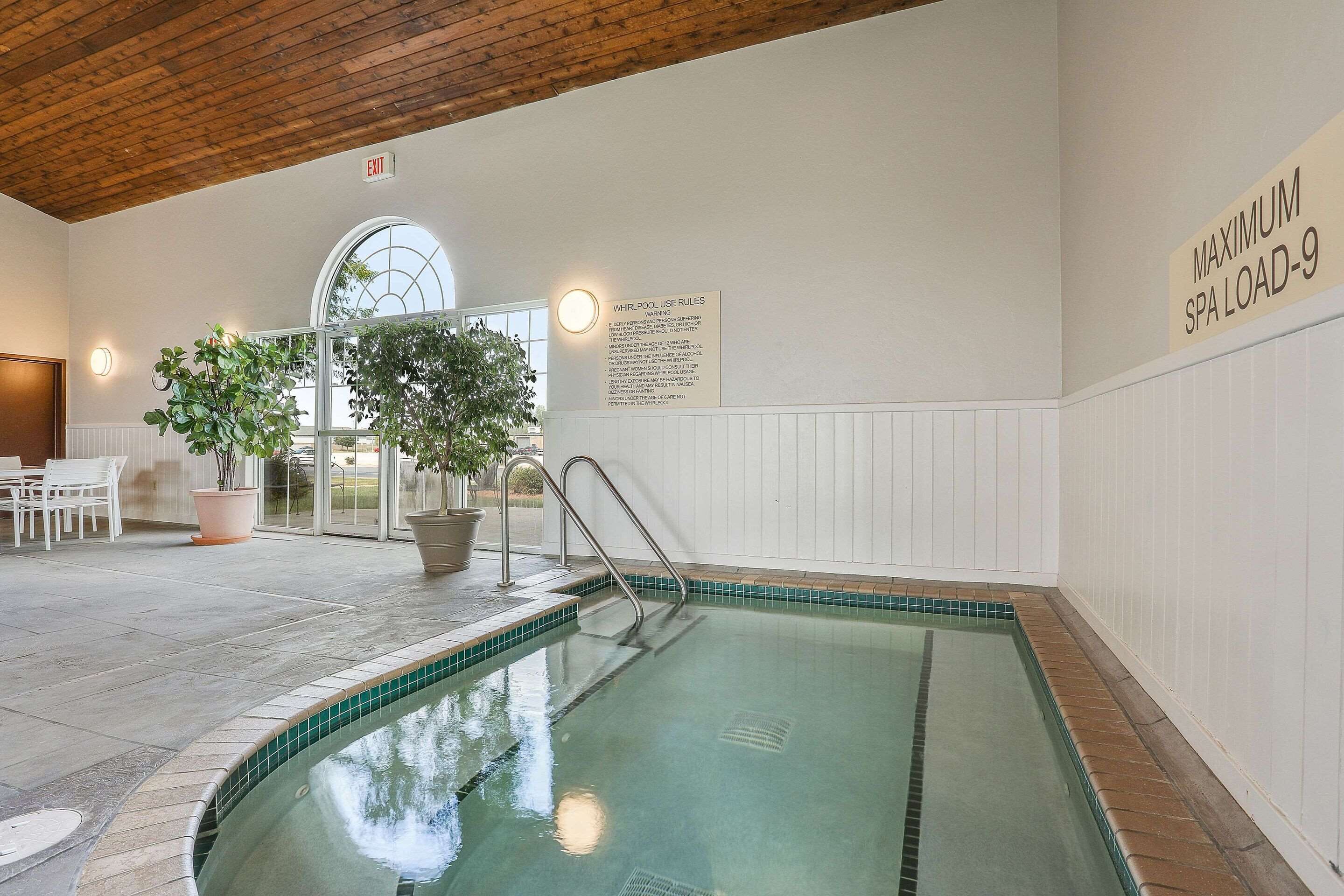 indoor pool, pool loungers