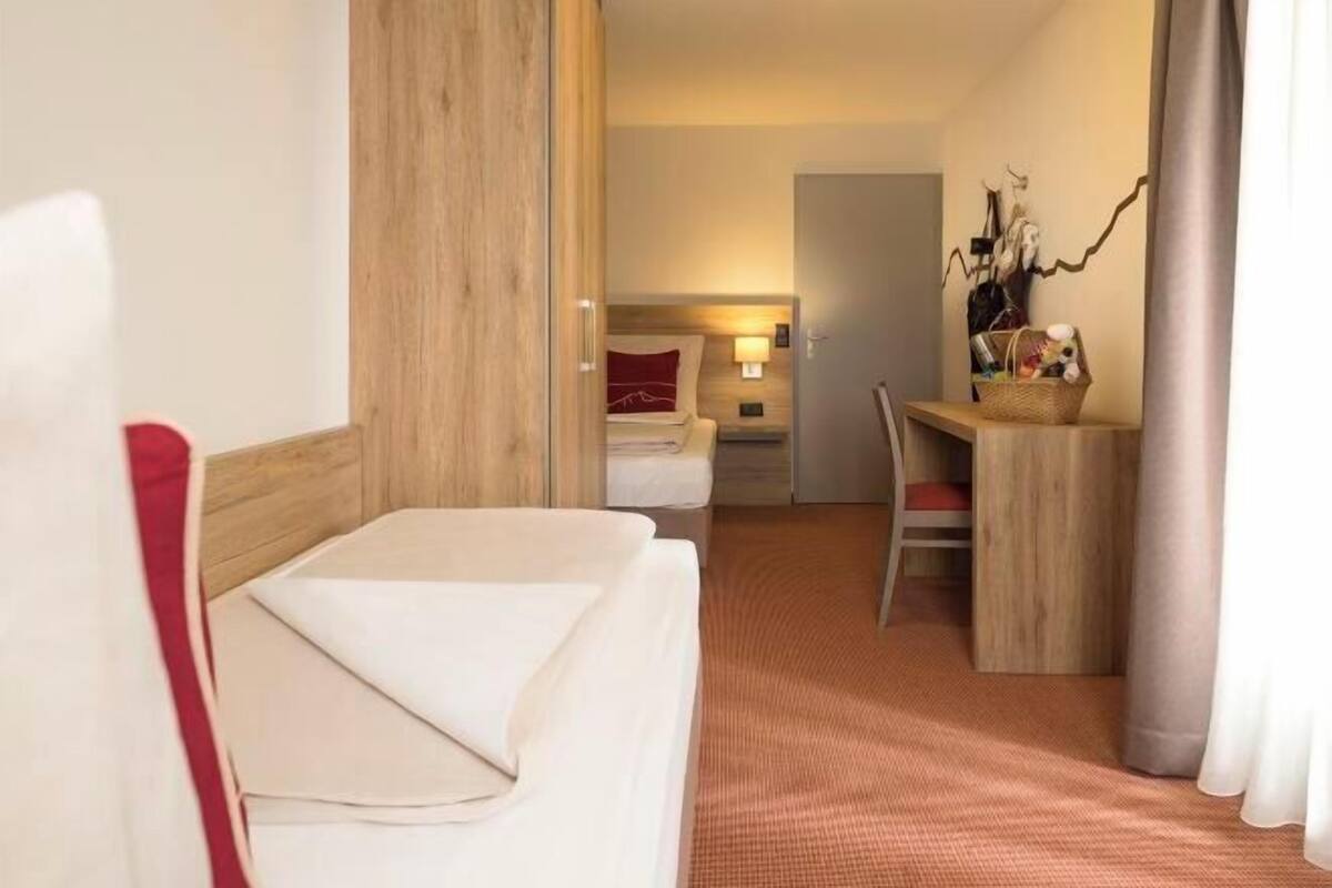2 Schlafzimmer, Zimmersafe, Verdunkelungsvorhänge, kostenloses WLAN