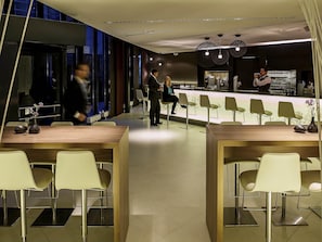 Bar (on property) - Novotel Hannover (Hannover)