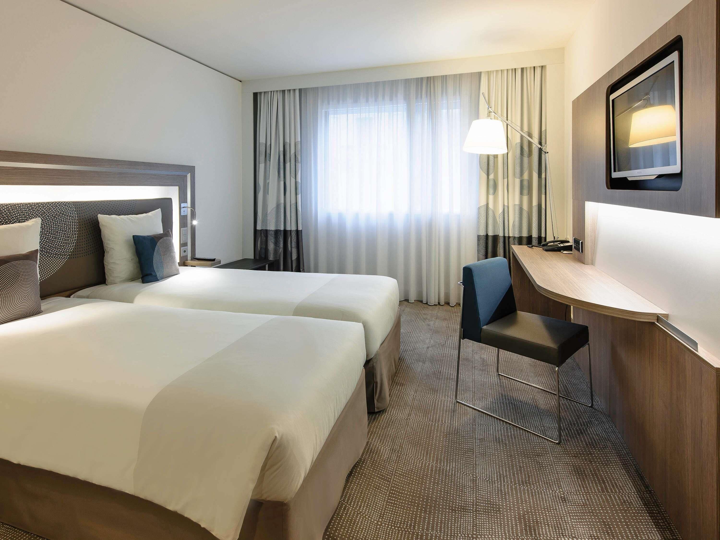 standard room, 2 single beds | hypo-allergenic bedding, in-room safe, desk, blackout curtains