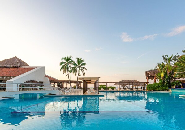 Outdoor pool, sun loungers