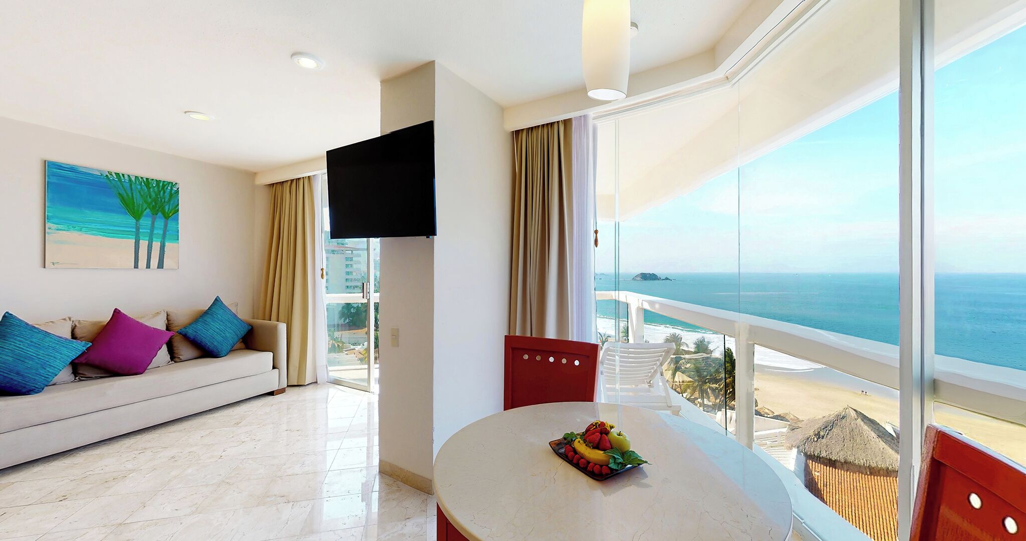 Master Suite | Desk, blackout drapes, iron/ironing board, free WiFi