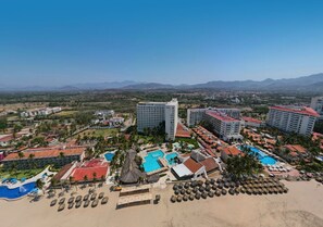 Exterior - Park Royal Beach Ixtapa - All Inclusive (Ixtapa)
