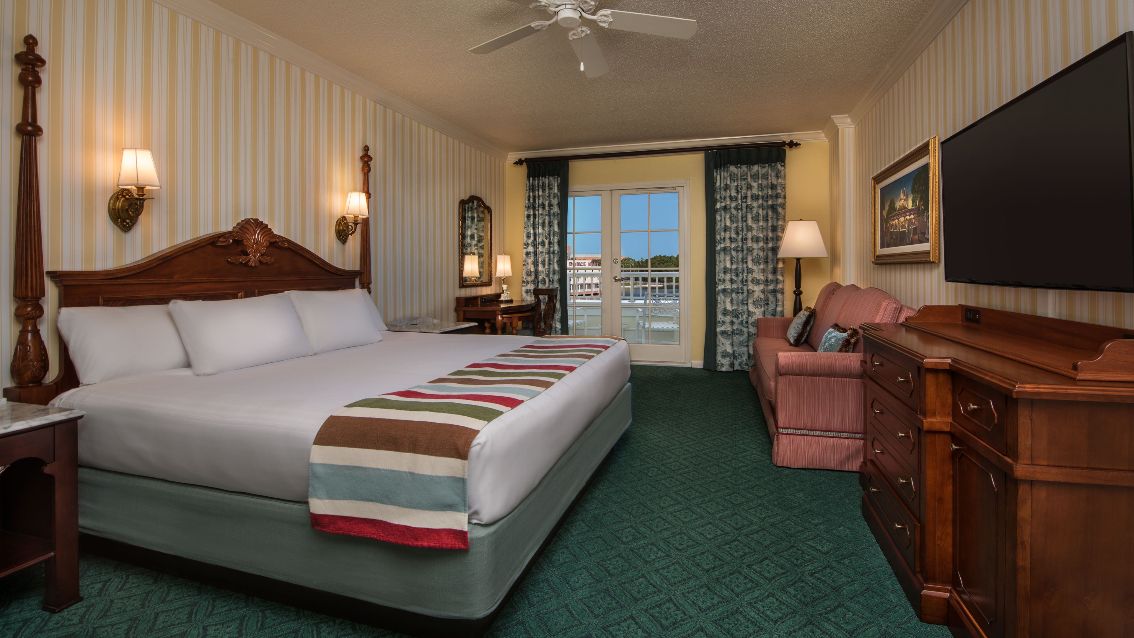 egyptian cotton sheets, premium bedding, pillow-top beds, in-room safe