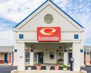 Exterior - Econo Lodge Mechanicsburg - Harrisburg West (Mechanicsburg)
