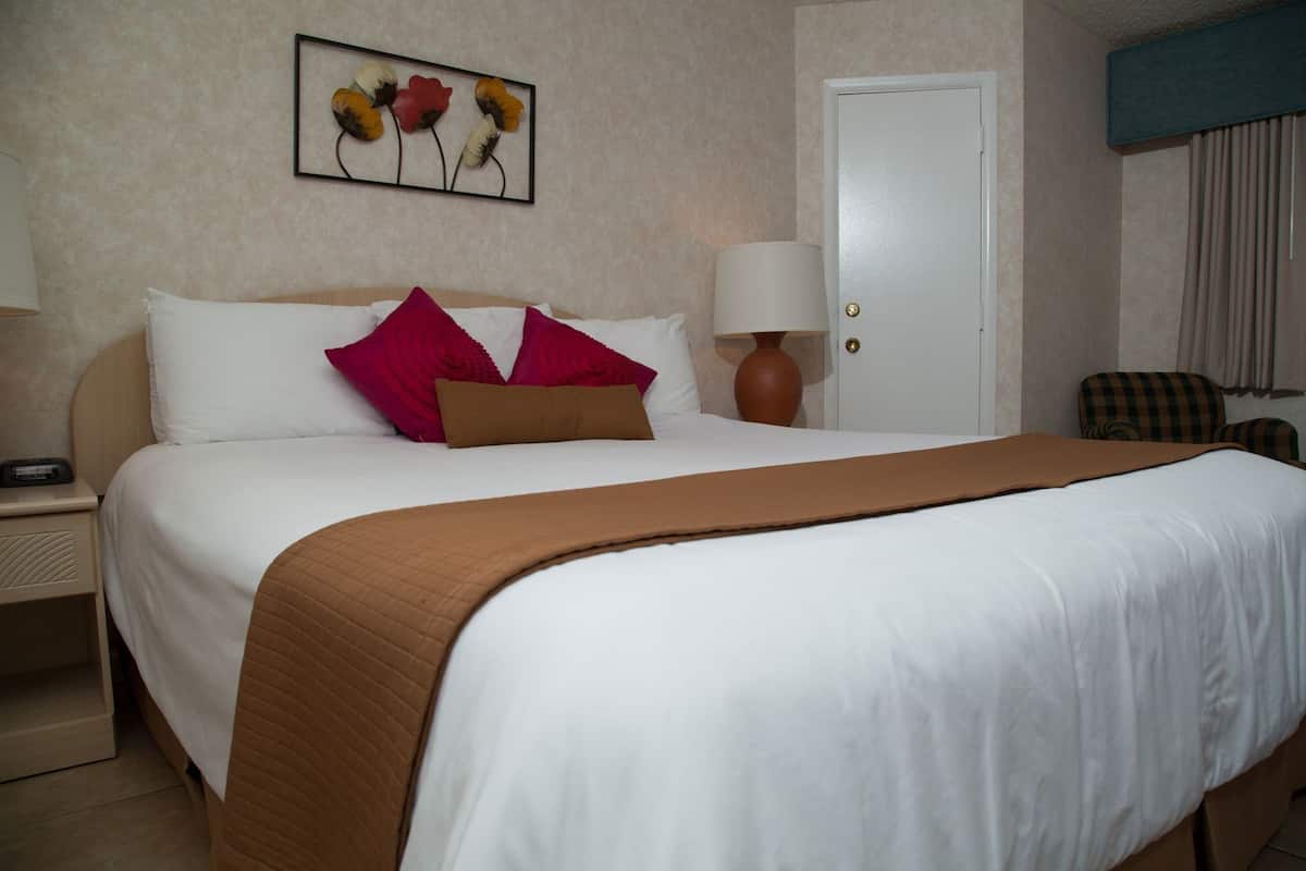 Schreibtisch, Bügeleisen/Bügelbrett, kostenloses WLAN, Bettwäsche