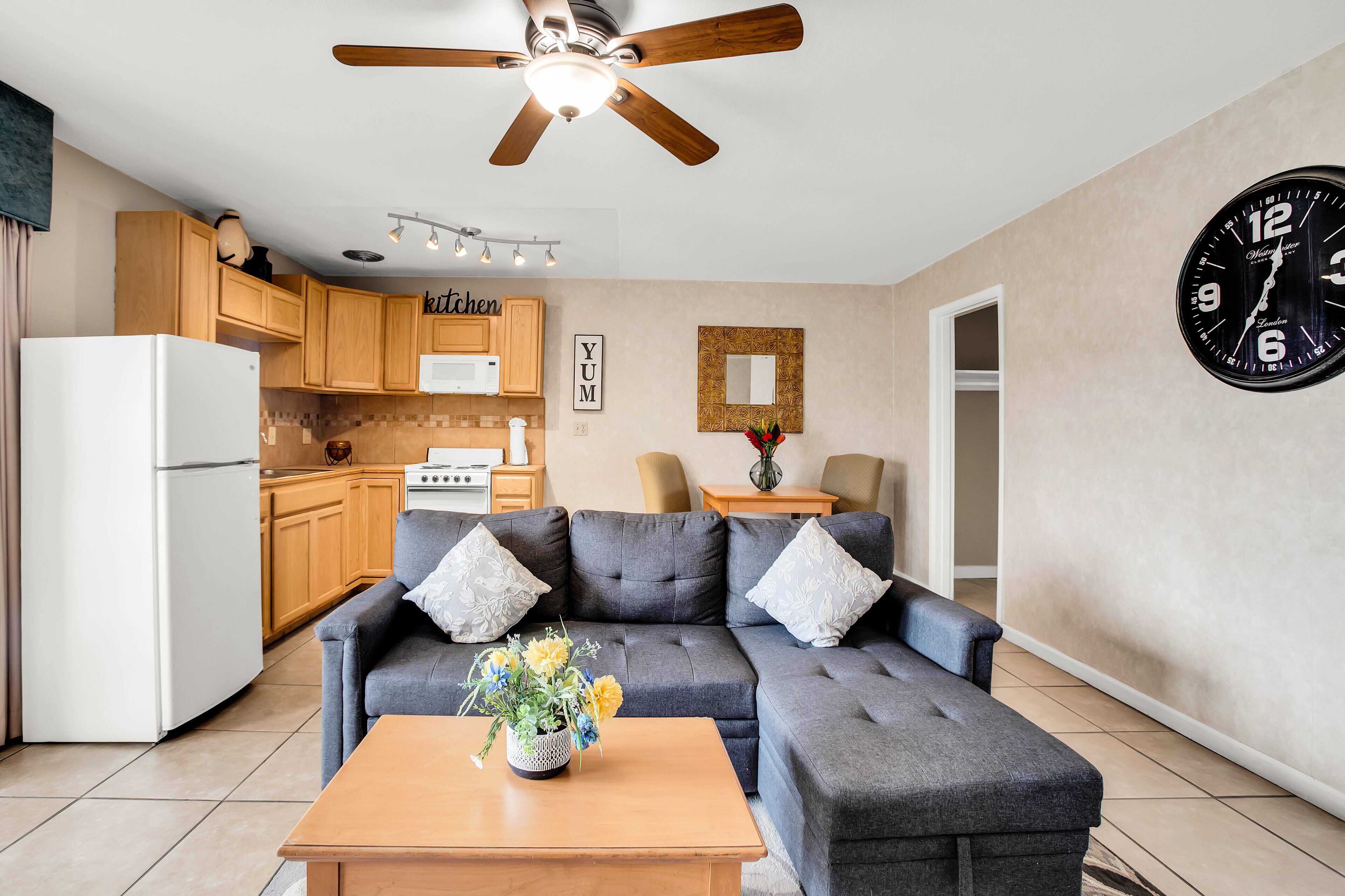 suite, 1 bedroom | 1 bedroom, desk, iron/ironing board, free wifi