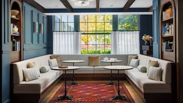 Coin salon dans le hall