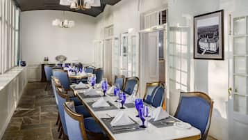 Petit déjeuner complet servi tous les jours en supplément