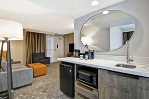 Suite, 1 cama de matrimonio grande con sofá cama | Ropa de cama de alta calidad, caja fuerte, escritorio