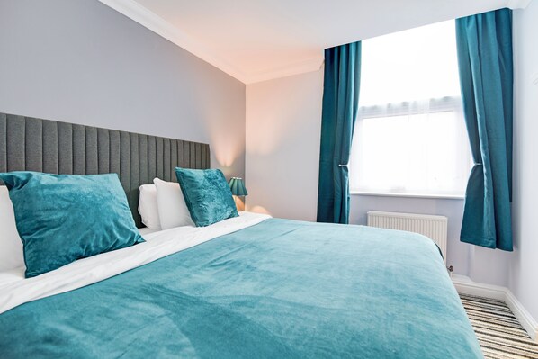 Deluxe-Doppelzimmer | Individuell dekoriert, individuell eingerichtet, Schreibtisch