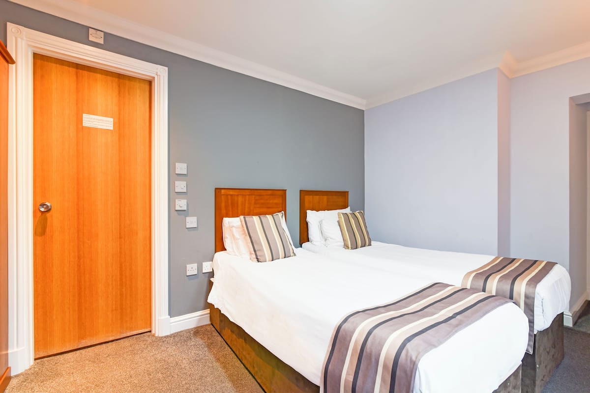 1 Schlafzimmer, individuell dekoriert, individuell eingerichtet