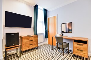 Deluxe-Doppelzimmer | Individuell dekoriert, individuell eingerichtet, Schreibtisch