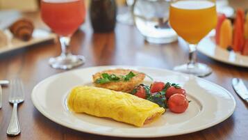 Desayuno continental (MXN 415 por persona)