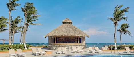 2 bars/lounges, swim-up bar, poolside bar, beach bar