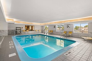 Indoor pool - Comfort Inn & Suites Olathe - Kansas City (Olathe)