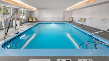 Una piscina cubierta