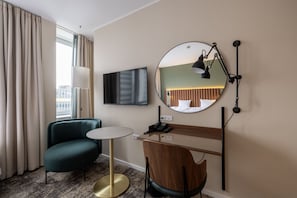 Allergiatestatut vuodevaatteet, untuvapeitot, tallelokero huoneessa