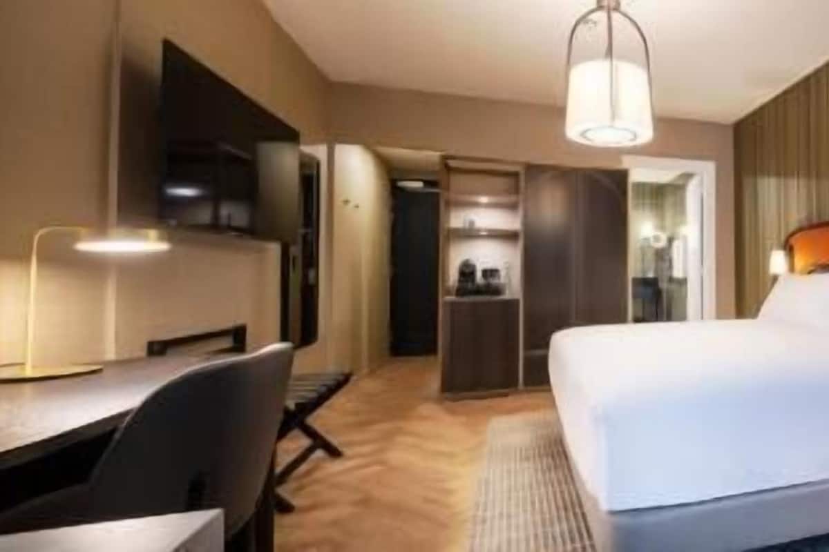 Hochwertige Bettwaren, Daunenbettdecken, Minibar, Zimmersafe