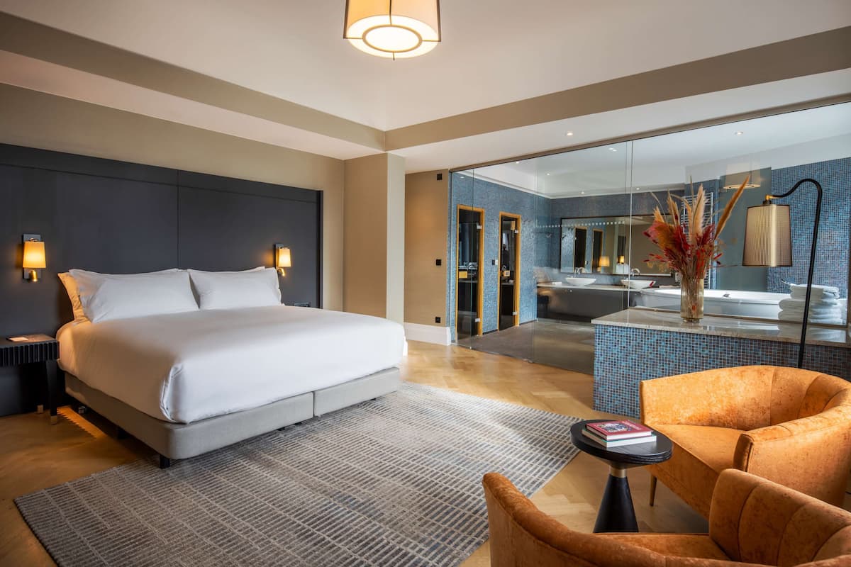 Suite presidencial, 1 cama King size | 1 habitación, ropa de cama de alta calidad, edredón y minibar