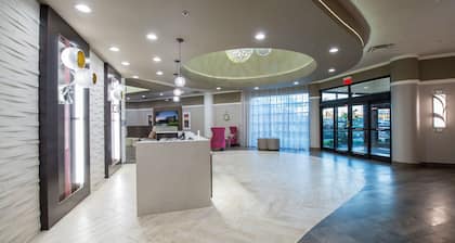 DoubleTree by Hilton Winston Salem - University