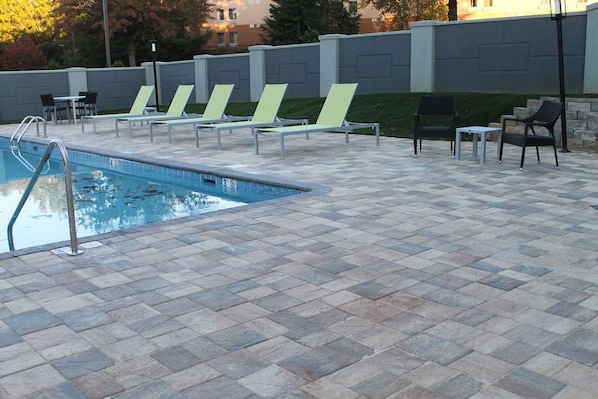 Outdoor pool, sun loungers